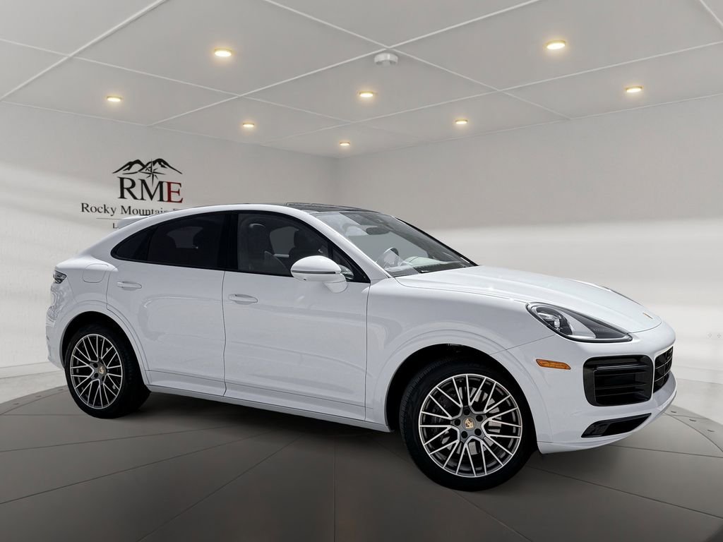 2023 Porsche Cayenne Platinum Edition's photo