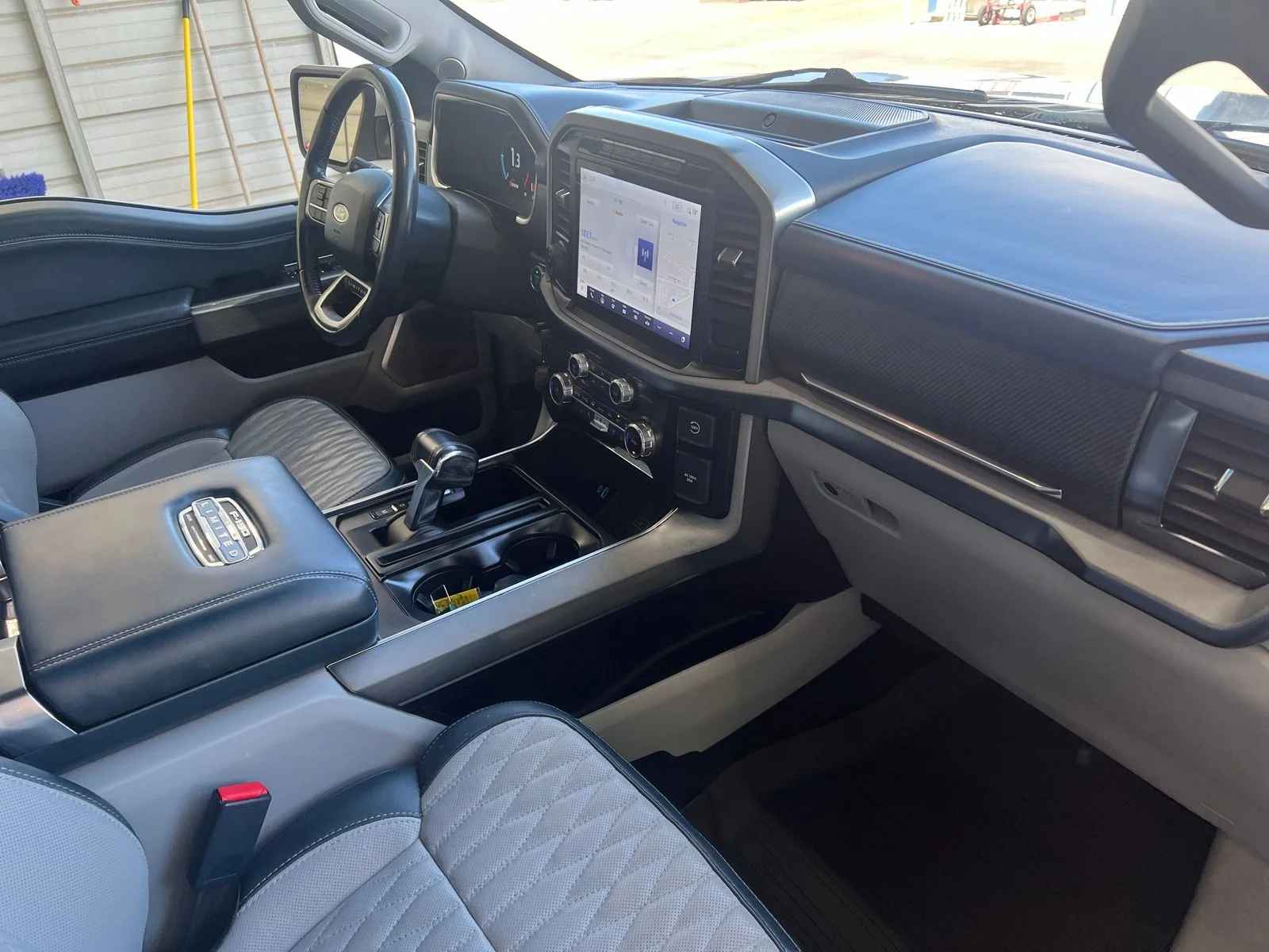 Used 2023 White Ford Limited image 20