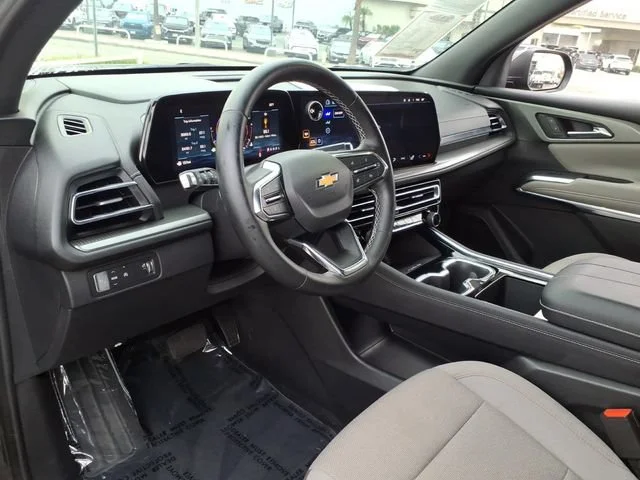 Used 2026 Mosaic Black Metallic Chevrolet LT image 16