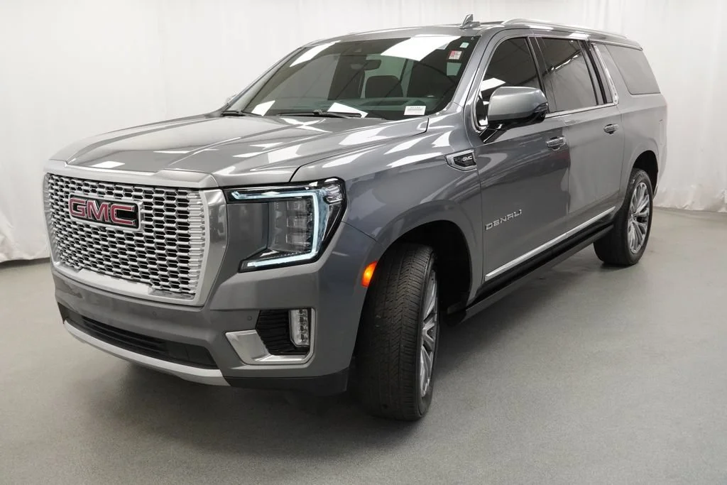 Used 2021 SATIN STEEL METALLIC GMC Denali image 3