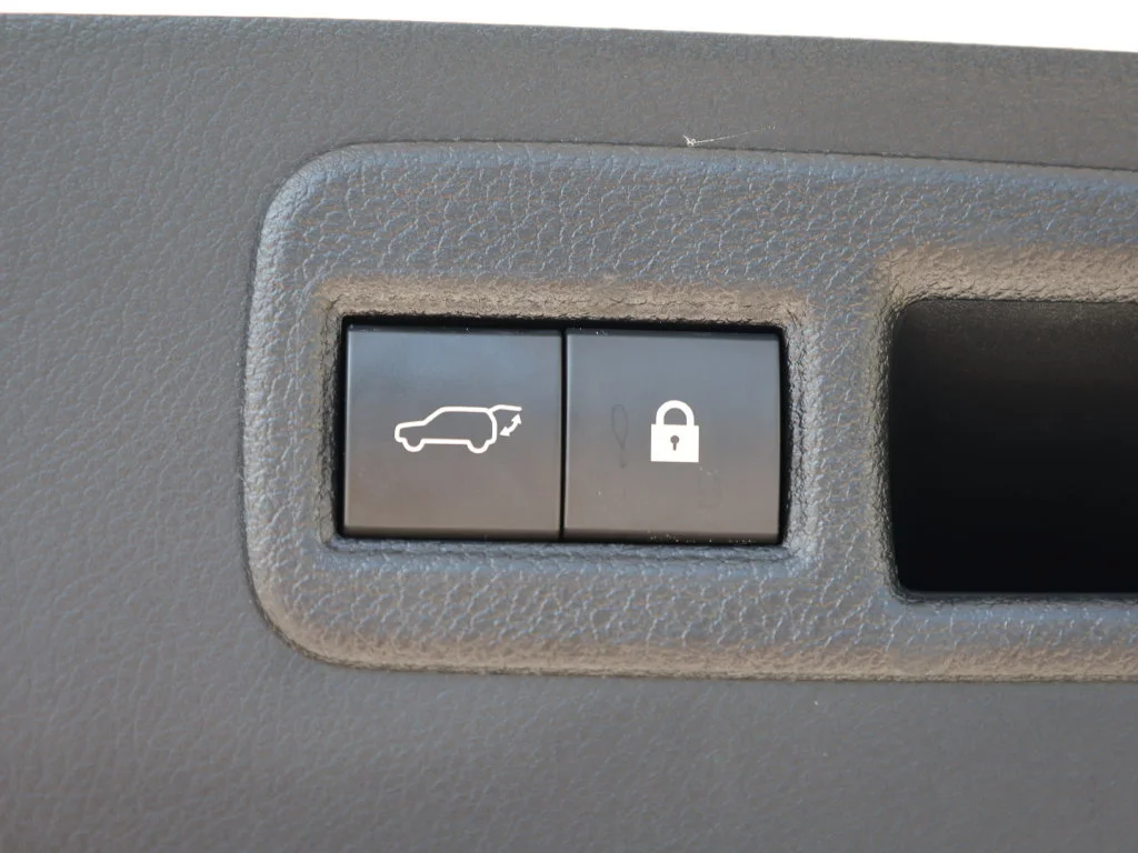 Used 2020 White Lexus 300 Base image 9