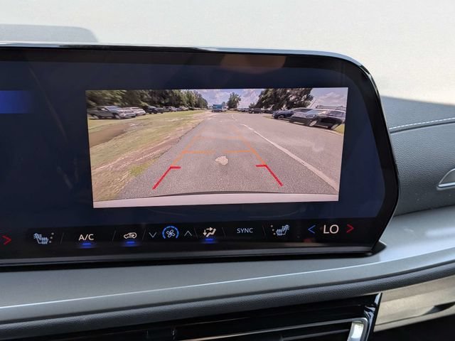 New 2027 Summit White Chevrolet LT image 32