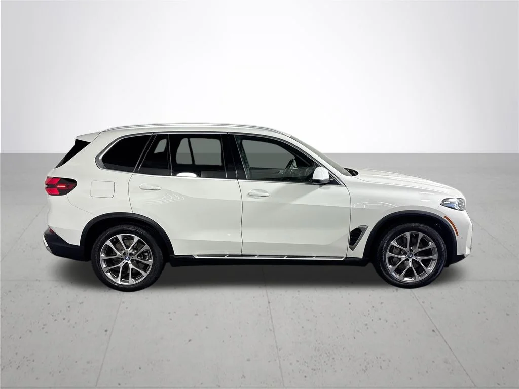 Used 2025 White BMW xDrive50e image 5
