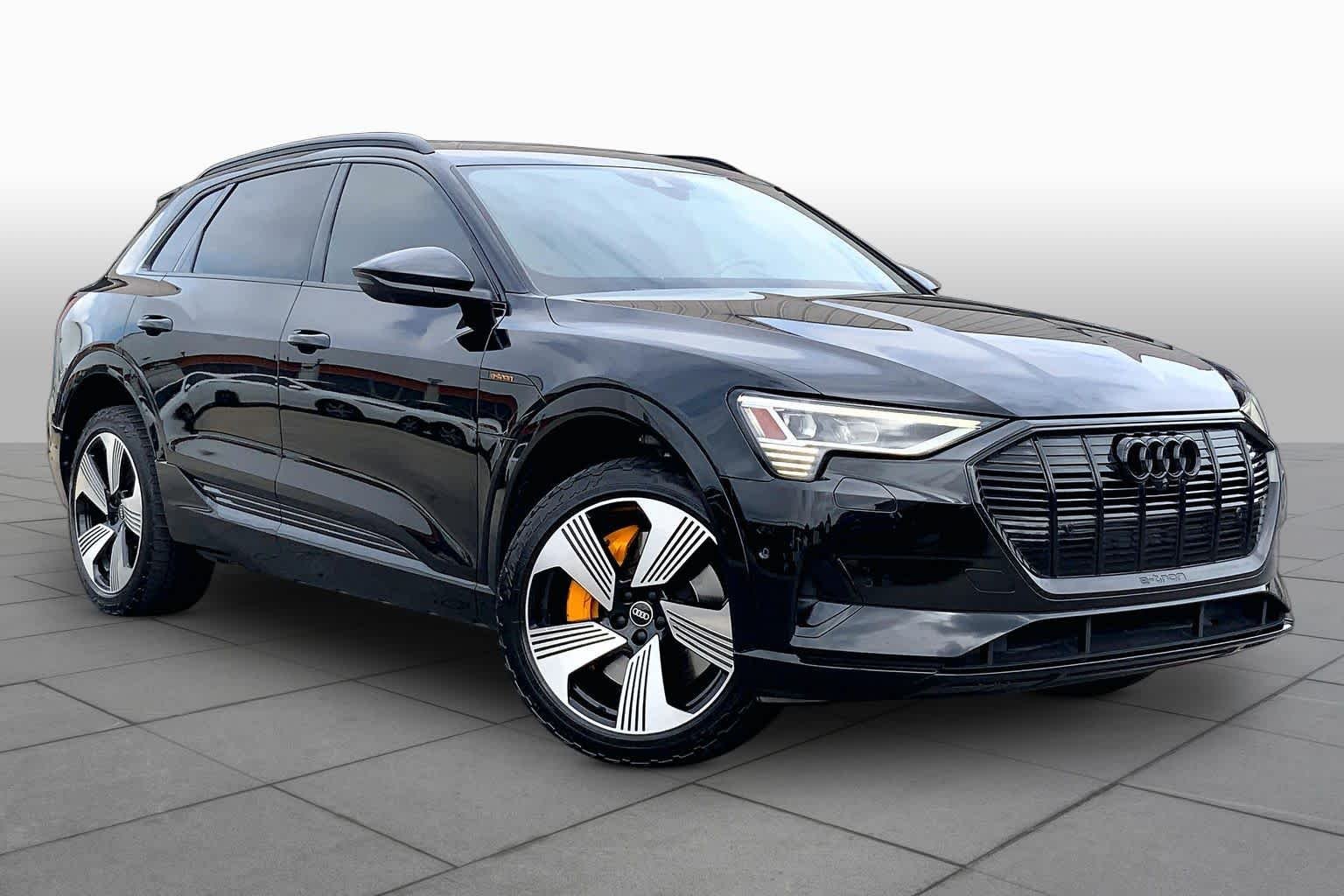 Used 2022 Brilliant Black Audi Premium Plus image 2