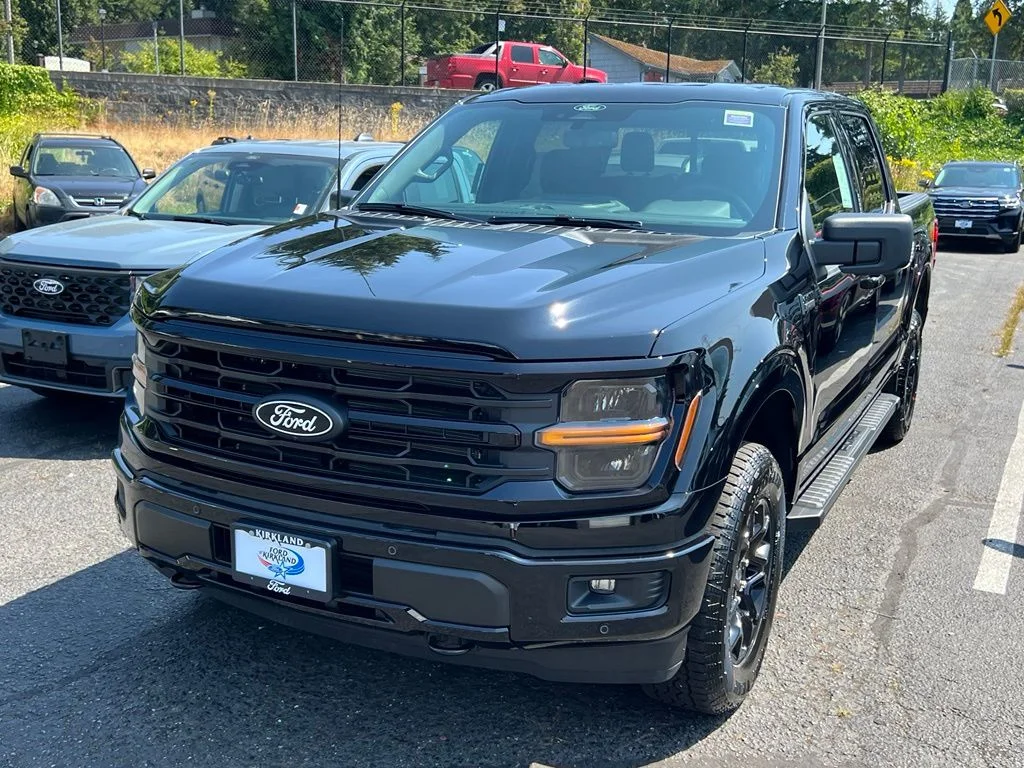 New 2026 Agate Black Metallic Ford XLT image 4