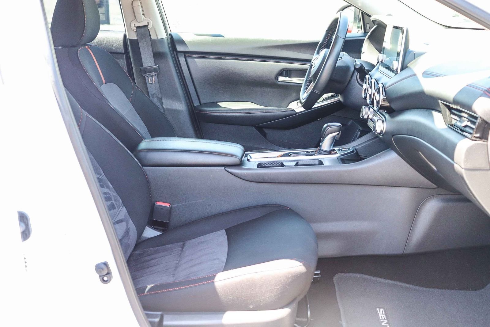 Used 2024 White Nissan SR image 20