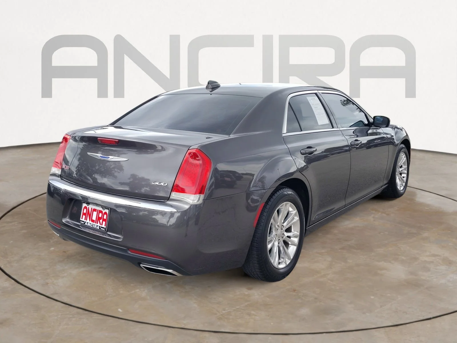 Used 2018 Granite Crystal Metallic Clearcoat Chrysler Touring image 13