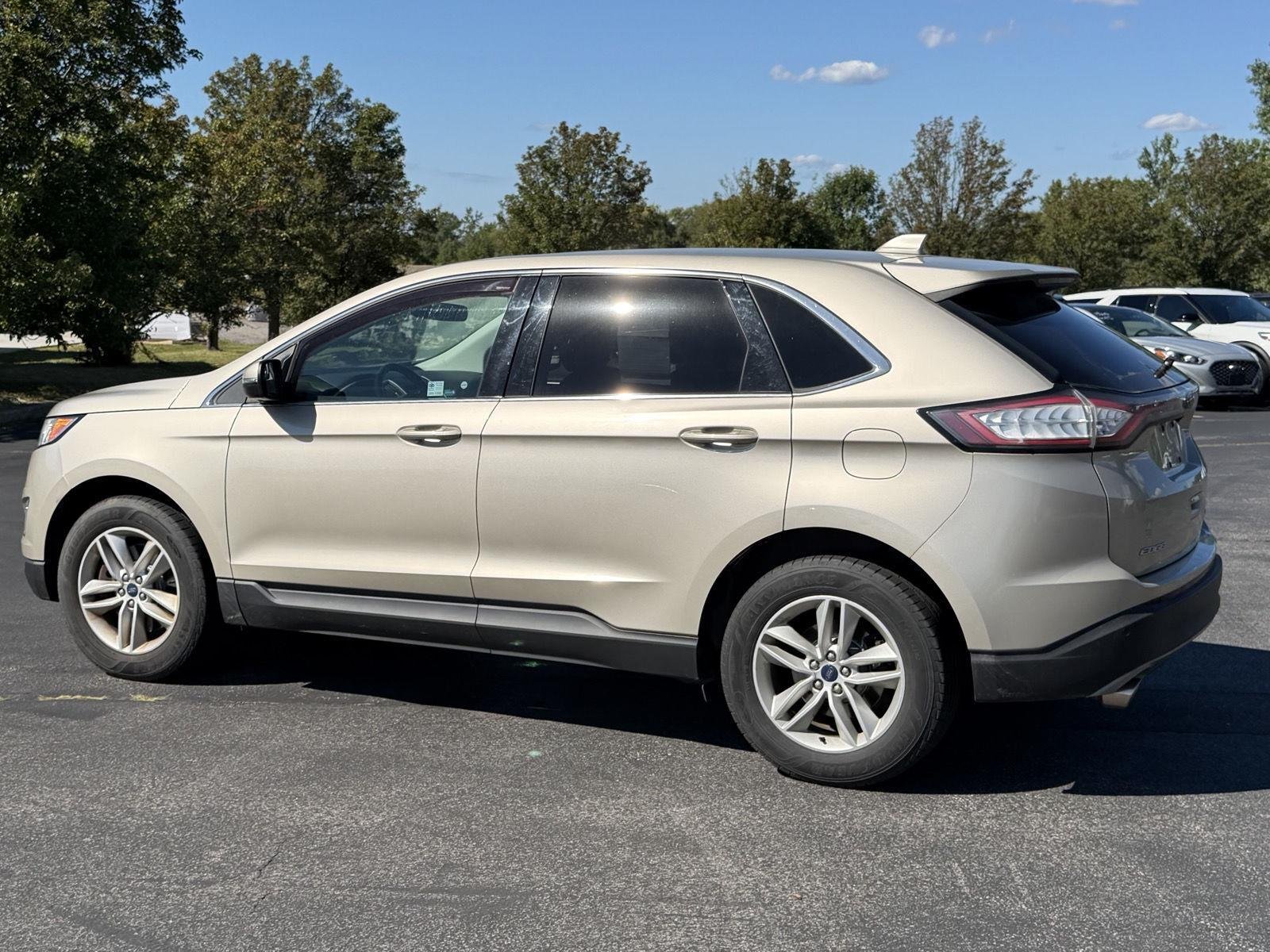 Used 2018 White Gold Ford SEL image 5