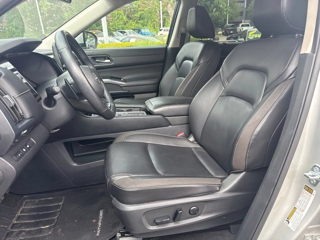 Certified Used 2025 Silver Nissan SL image 9