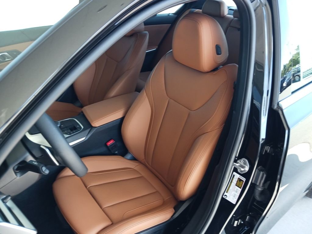 Used 2025 Black BMW 330i image 27