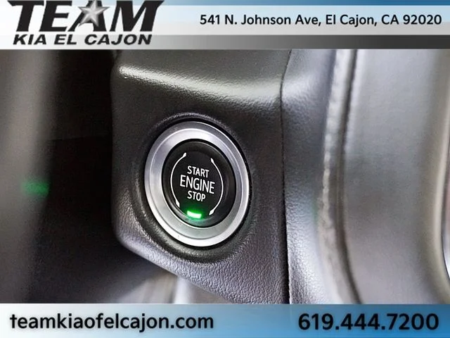 Used 2022 Gray Chevrolet Z71 image 32