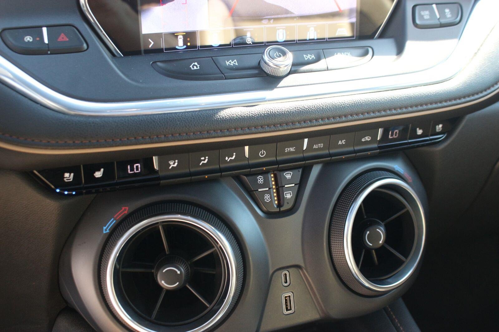 Used 2020 BLACK Chevrolet Premier image 28