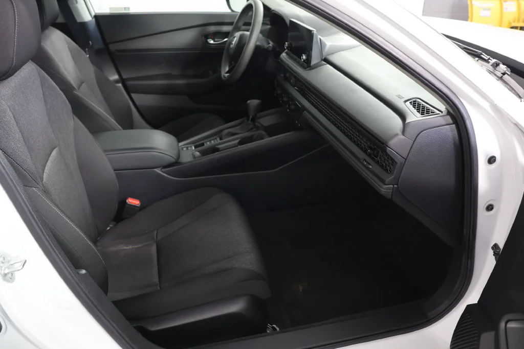 Used 2024 Platinum White Pearl Honda LX image 22