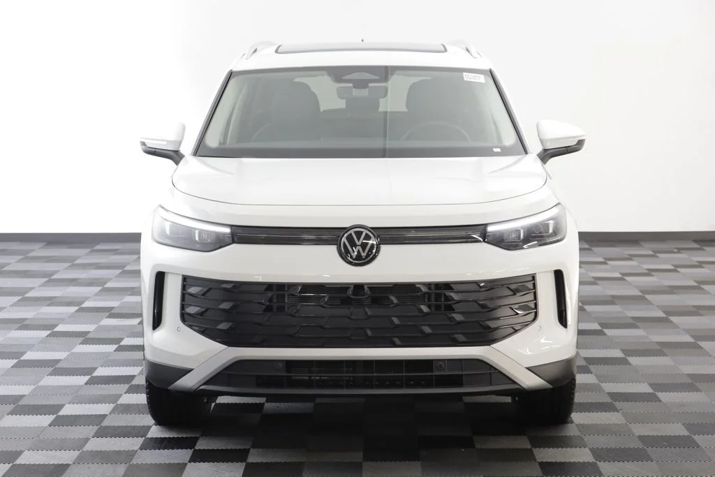 New 2026 Pure White Volkswagen 2.0T SE image 23