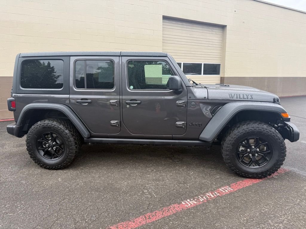 Used 2025 Granite Crystal Metallic Clearcoat Jeep Willys image 3