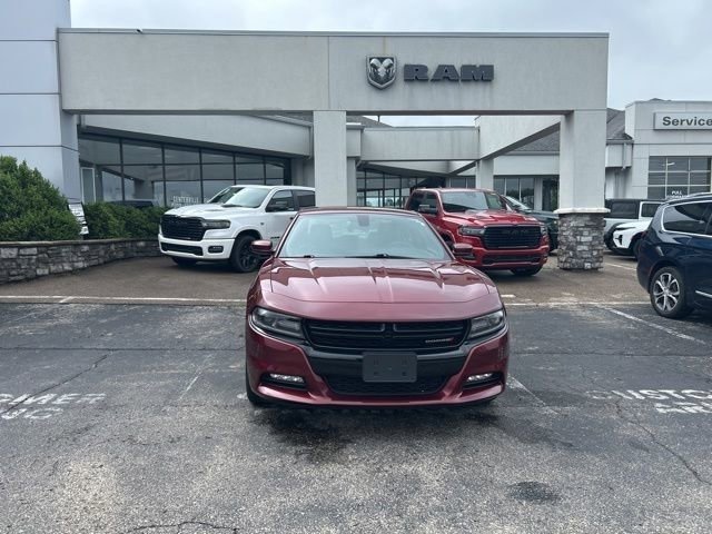 Used 2020 Octane Red Pearlcoat Dodge SXT image 2