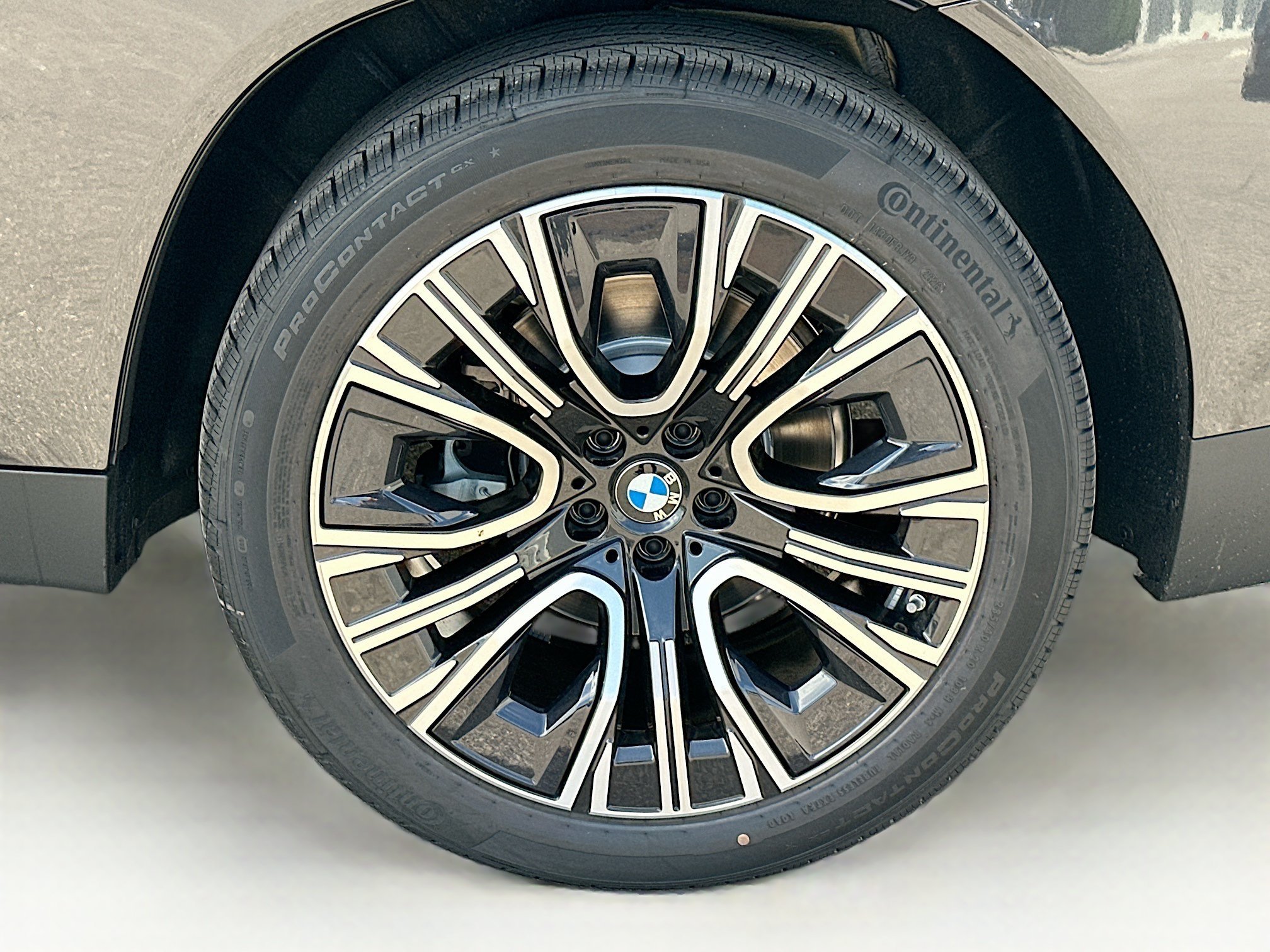 New 2026 Dark Graphite Metallic BMW 30 xDrive image 23