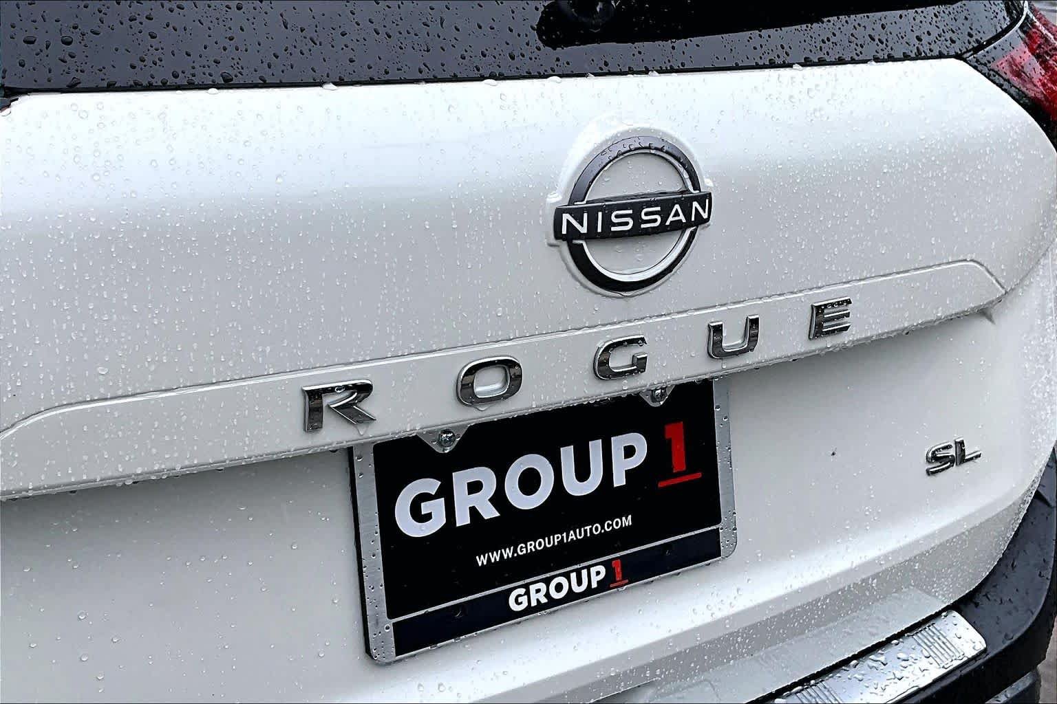 Used 2023 Pearl White Tricoat Nissan SL image 29