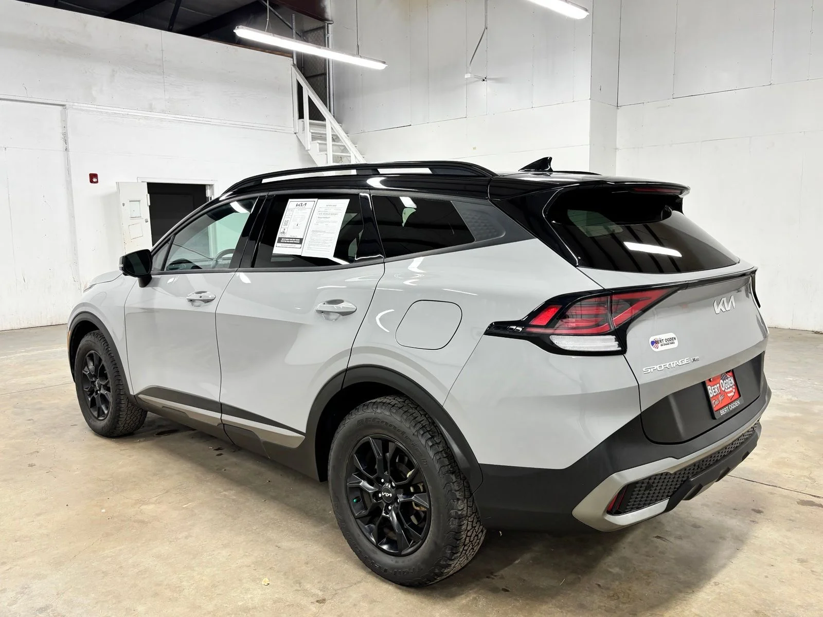 Used 2024 Gray Kia X-Pro Prestige image 5