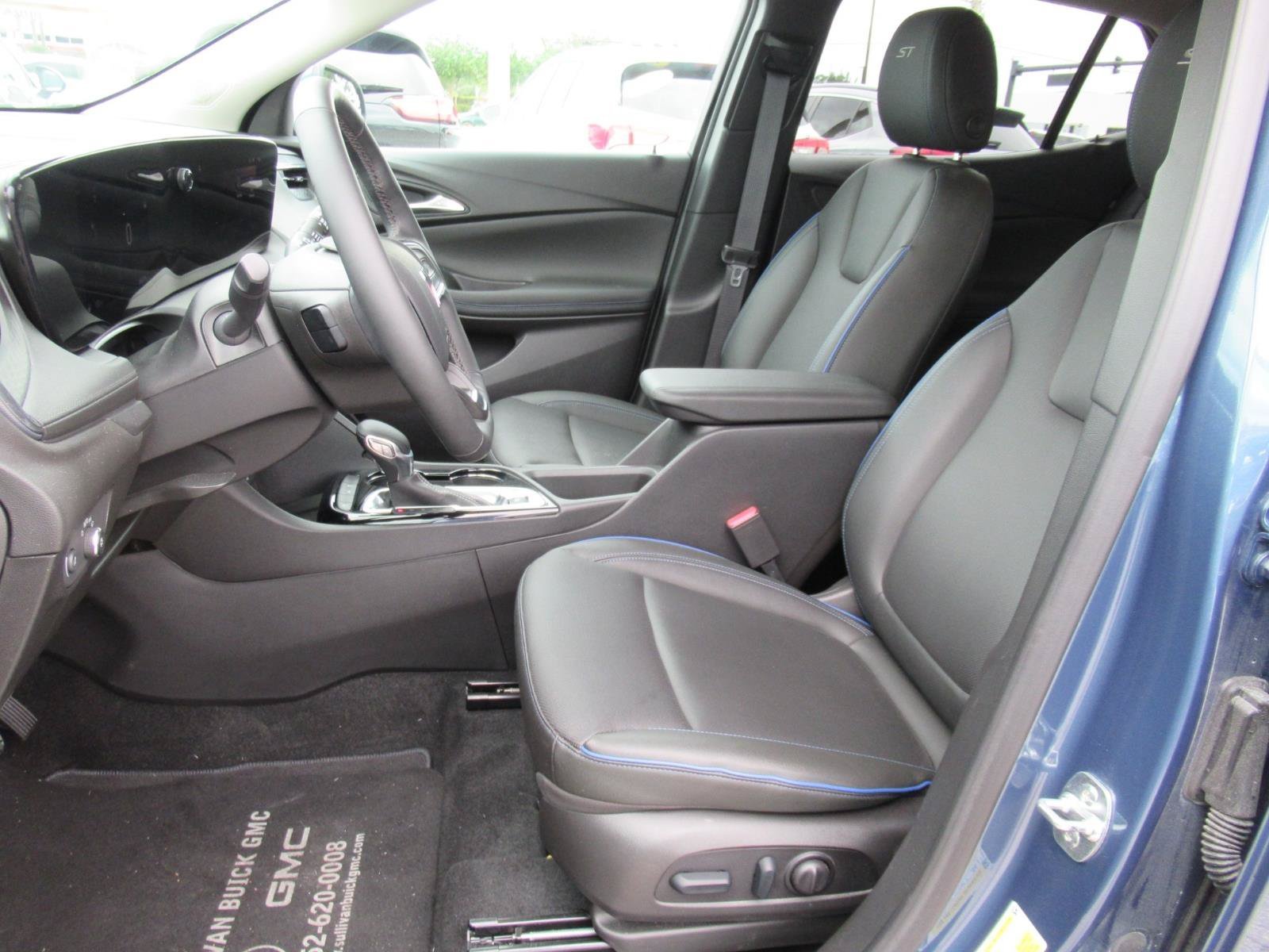Used 2025 Blue Buick Sport Touring image 17