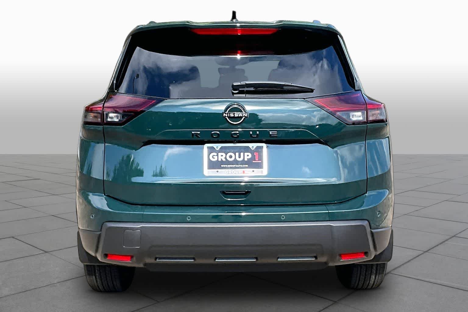 New 2026 Obsidian Green Pearl Nissan Dark Armor image 4