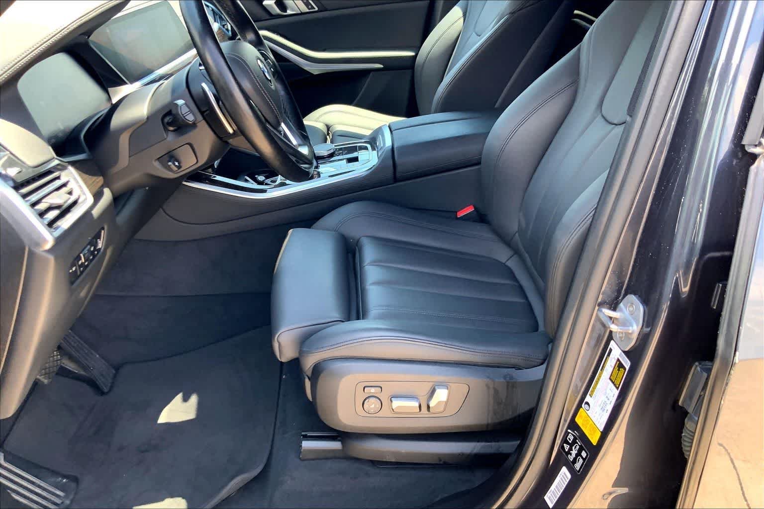Used 2019 Arctic Grey Metallic BMW xDrive40i image 15