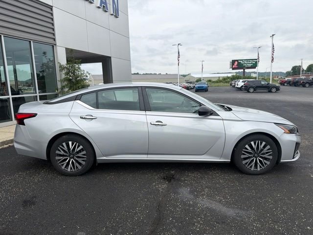 Used 2024 Brilliant Silver Metallic Nissan 2.5 SV image 2