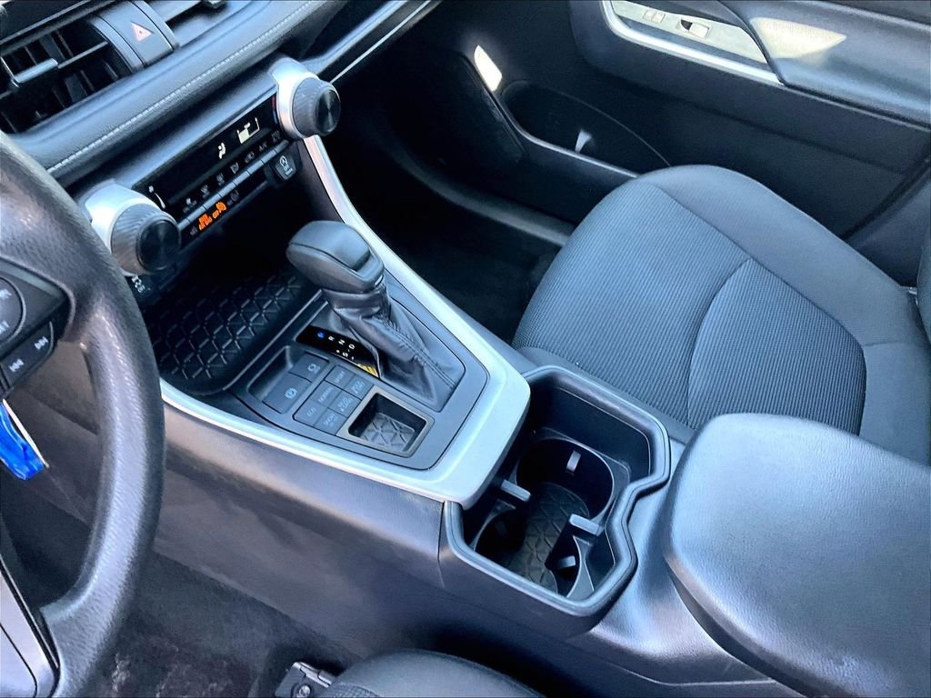 Used 2025 Ice Toyota LE image 20