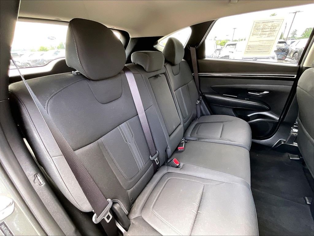 Used 2023 Amazon Gray Hyundai SEL image 15