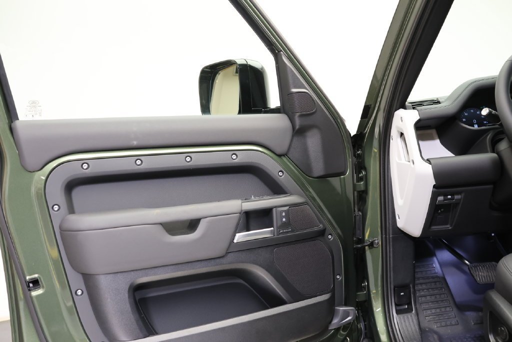 New 2026 Woolstone Green LAND ROVER S image 26