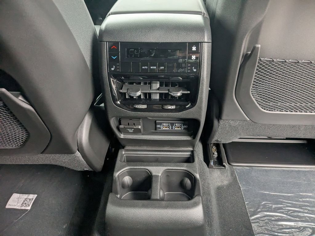 2025 Jeep Grand Cherokee L Overland - Photo 16