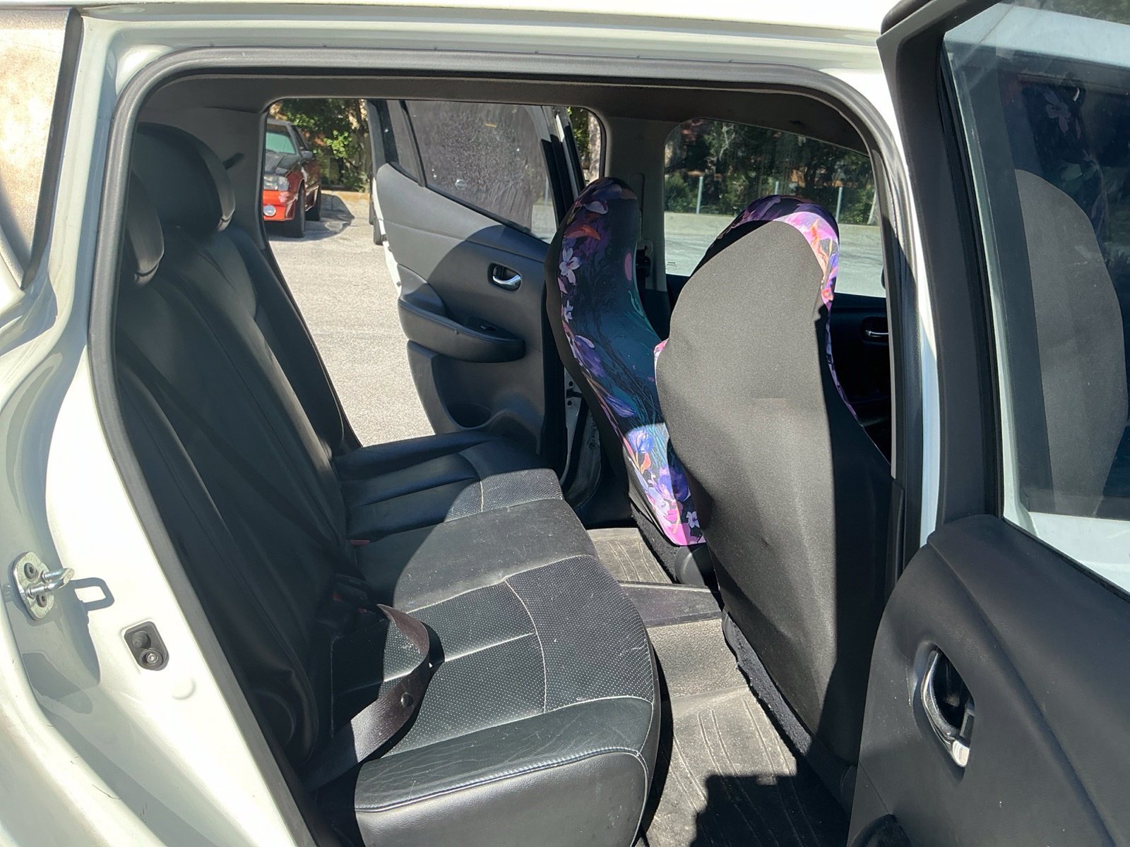 Used 2013 White Nissan SL image 15