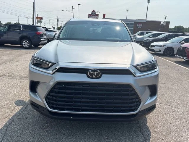 Used 2025 Silver Toyota XLE image 2