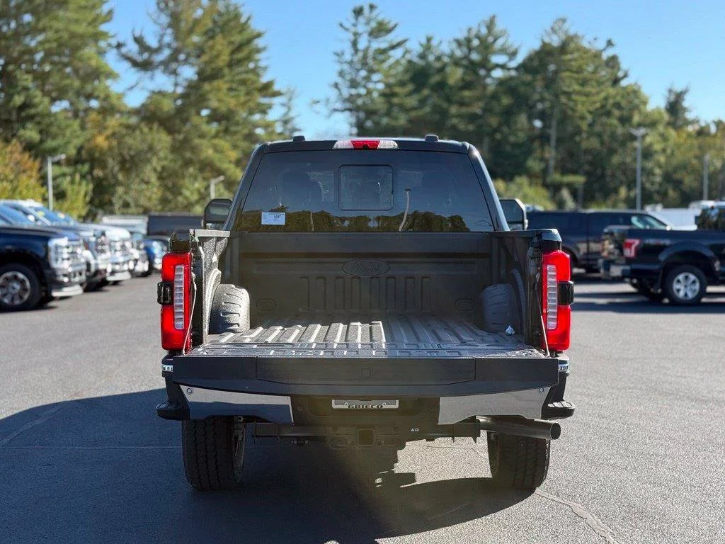 New 2027 Agate Black Metallic Ford F-250® Lariat® image 6