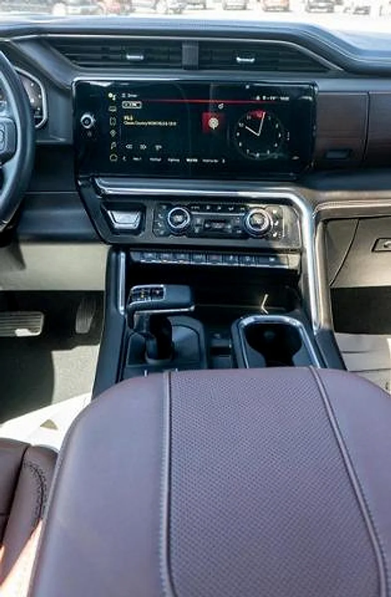 Used 2023  GMC Denali Ultimate image 19