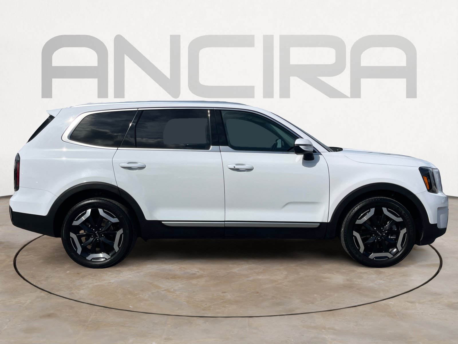 Used 2023 White Kia EX image 11