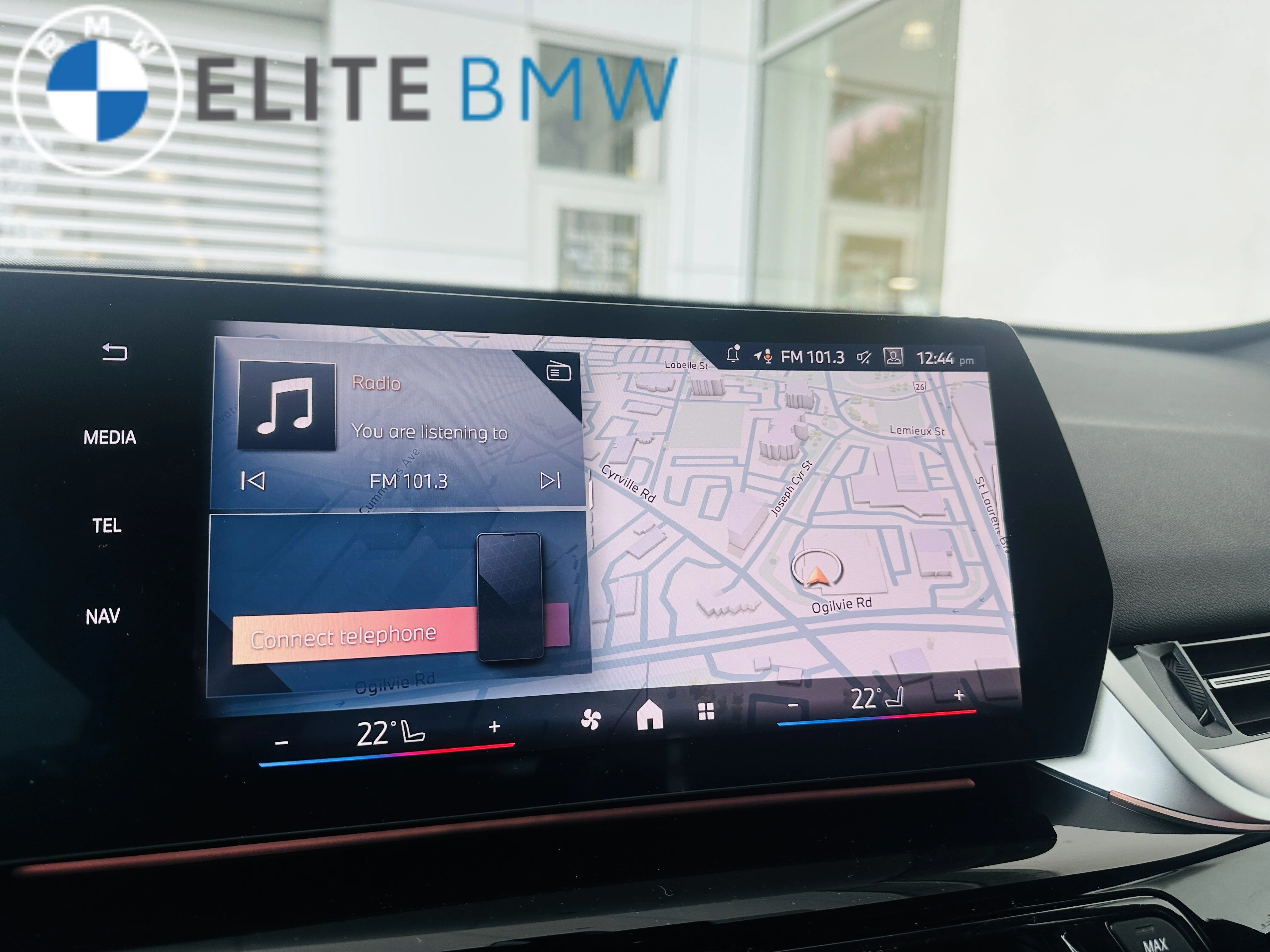 Used 2026 Alpine White Non-Metallic BMW xDrive28i image 2