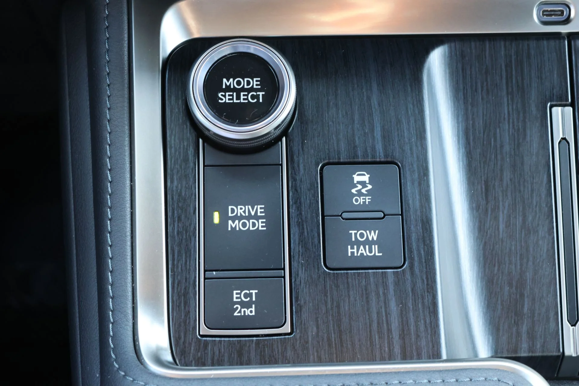Used 2026 Silver Lexus 550 Premium+ image 15