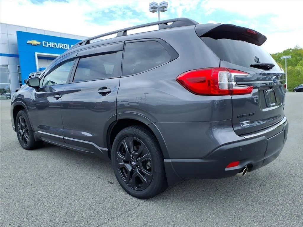 Used 2024 Magnetite Gray Metallic Subaru Onyx Edition Limited image 3