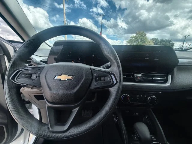 Certified Used 2025 Summit White Chevrolet LT image 11