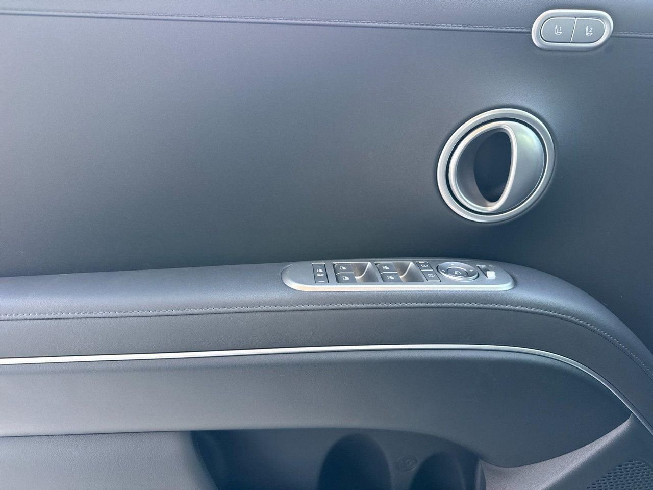 New 2026 Silver Hyundai SEL Premium 7P image 10