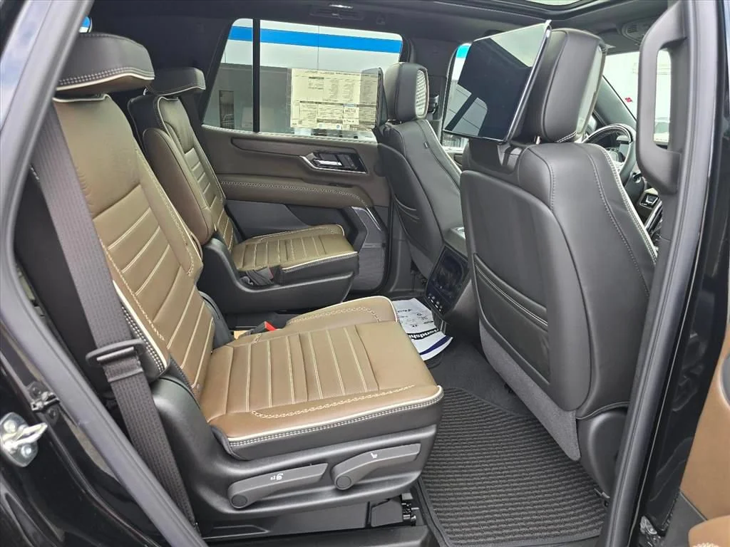 2026 GMC Yukon Denali Ultimate - Photo 13