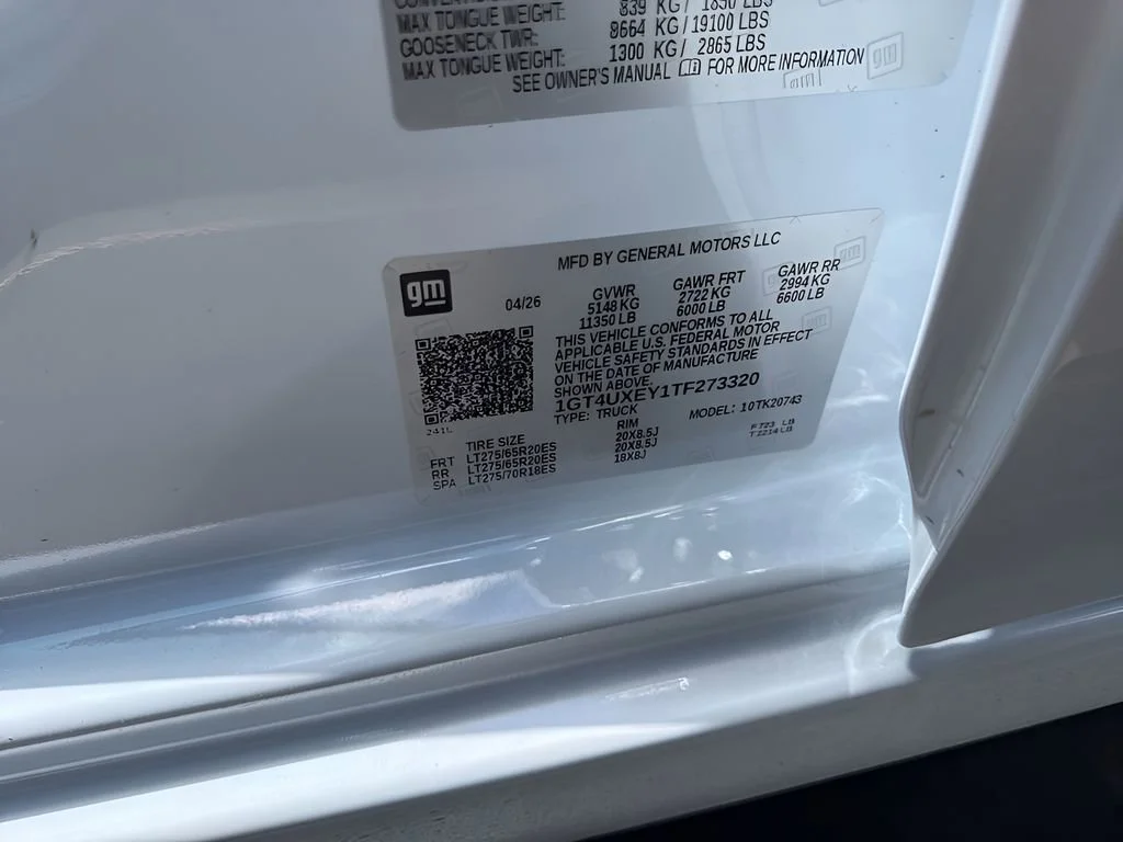 New 2026 Glacier White Tricoat GMC Denali Ultimate image 9