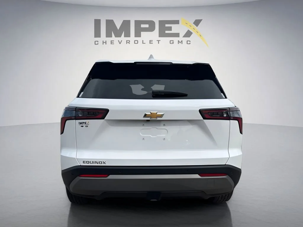 Used 2026 Summit White Chevrolet LT image 4