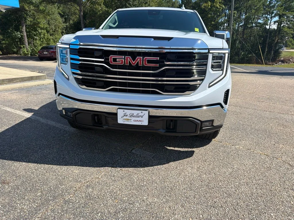 Used 2026 Glacier White GMC SLT image 8