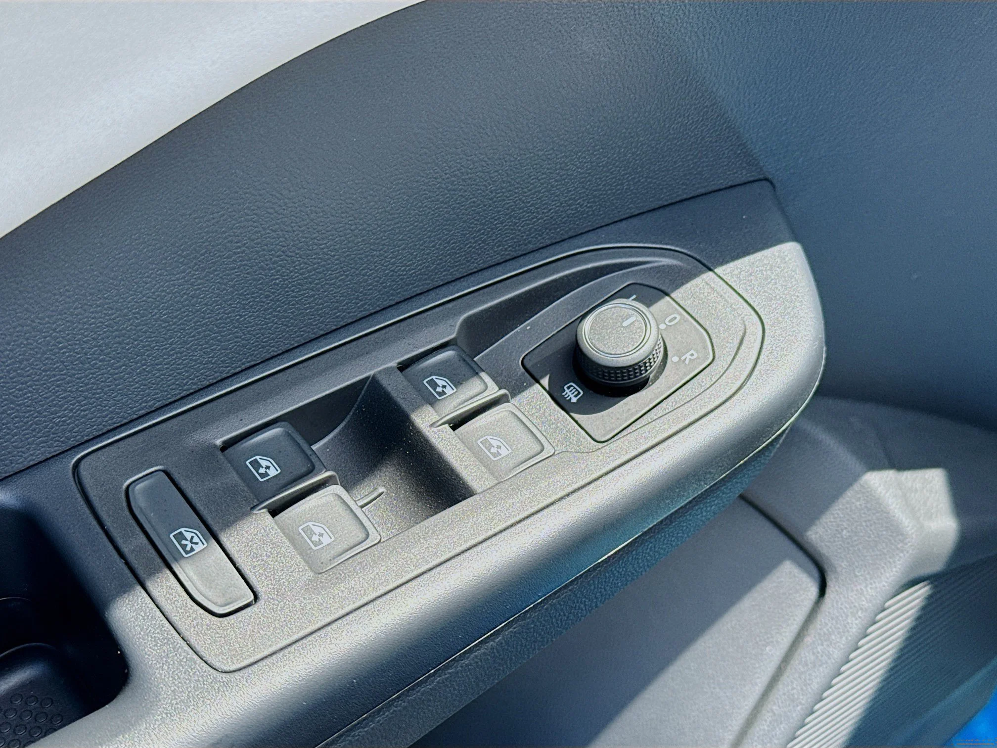 New 2026  Volkswagen SE image 21