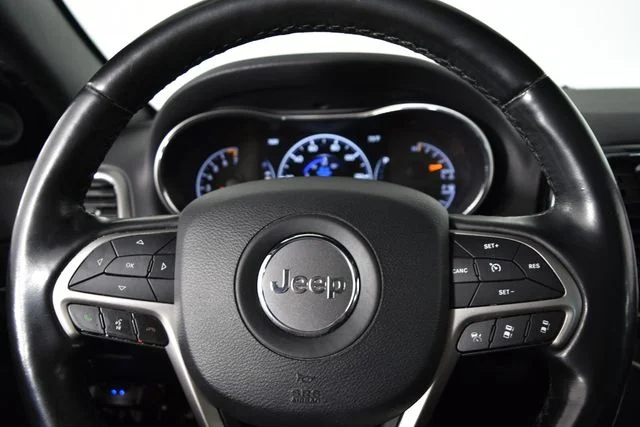 Used 2020 Gray Jeep Limited image 24