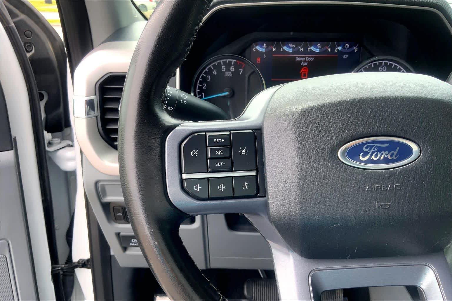 Used 2023 Oxford White Ford XLT image 24