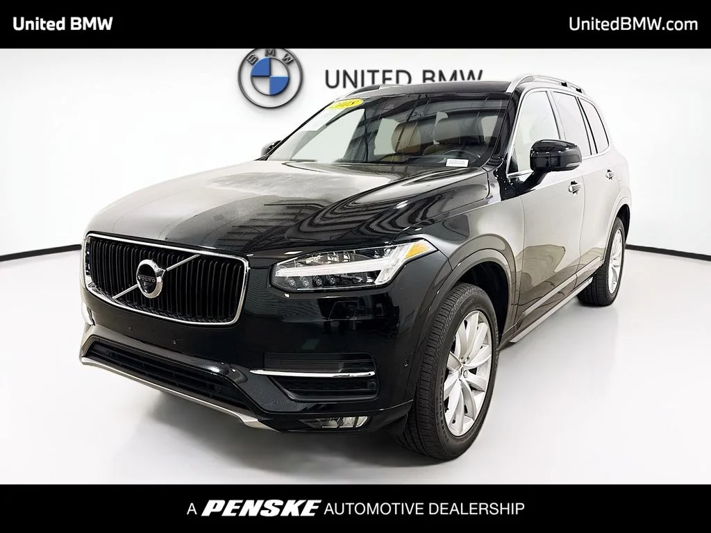 2018 Volvo XC90 T6 AWD Momentum's photo