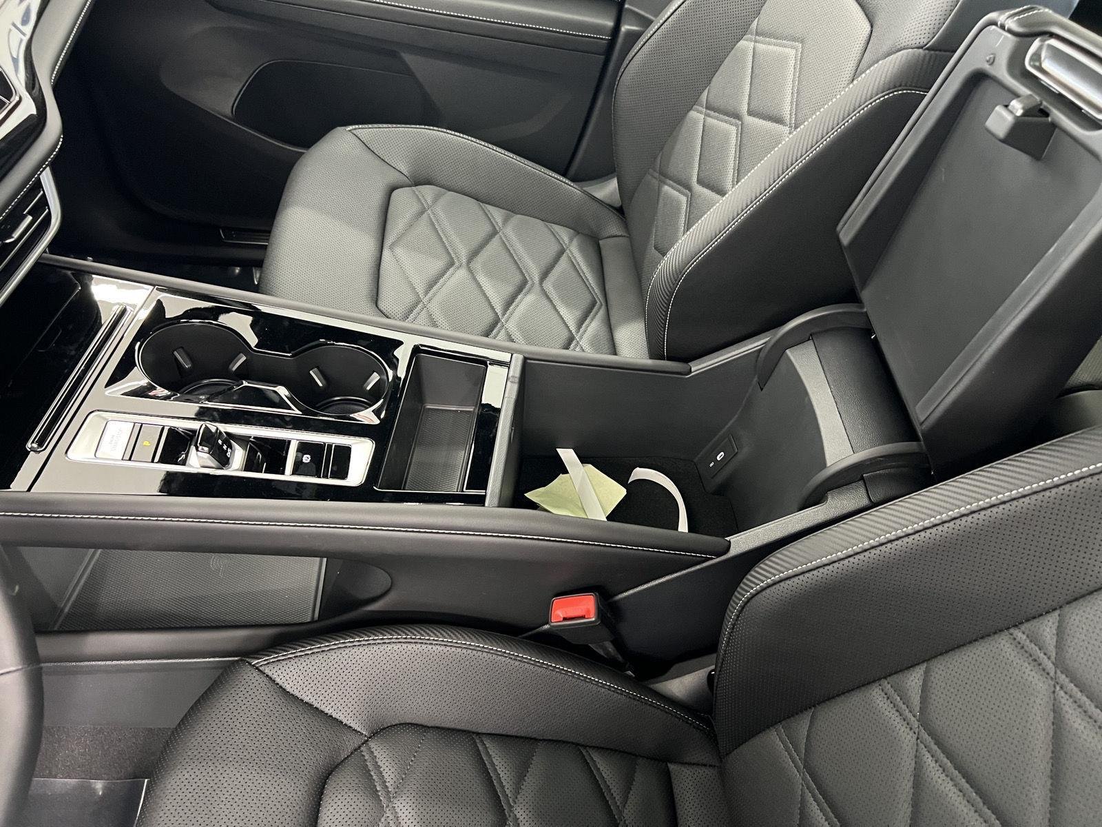New 2026 pure gray Volkswagen 2.0T SE w/Technology image 18